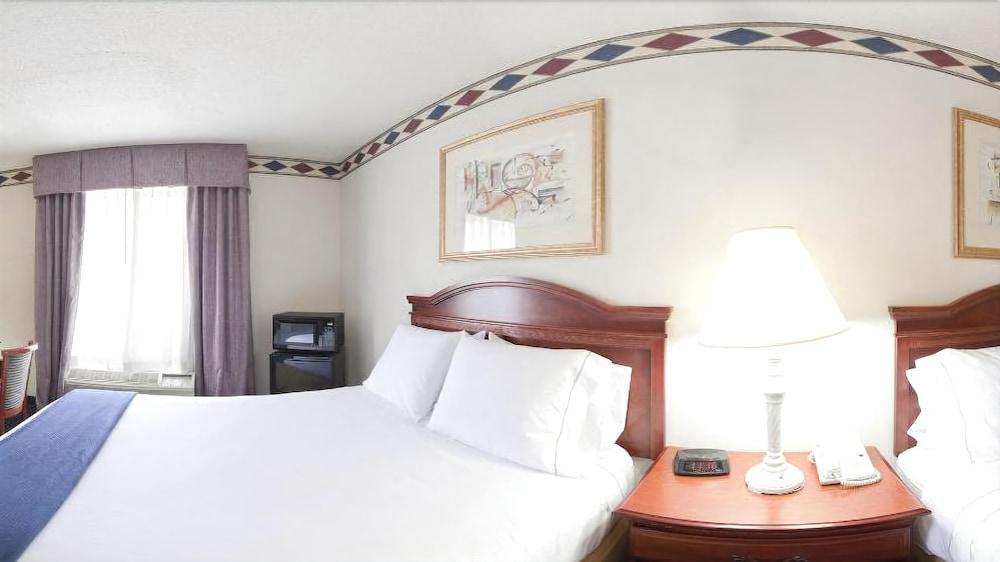 Holiday Inn Express Hotel & Suites Mebane By Ihg Eksteriør bilde