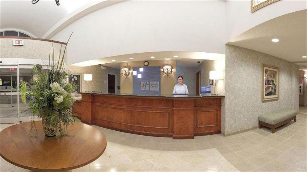Holiday Inn Express Hotel & Suites Mebane By Ihg Eksteriør bilde