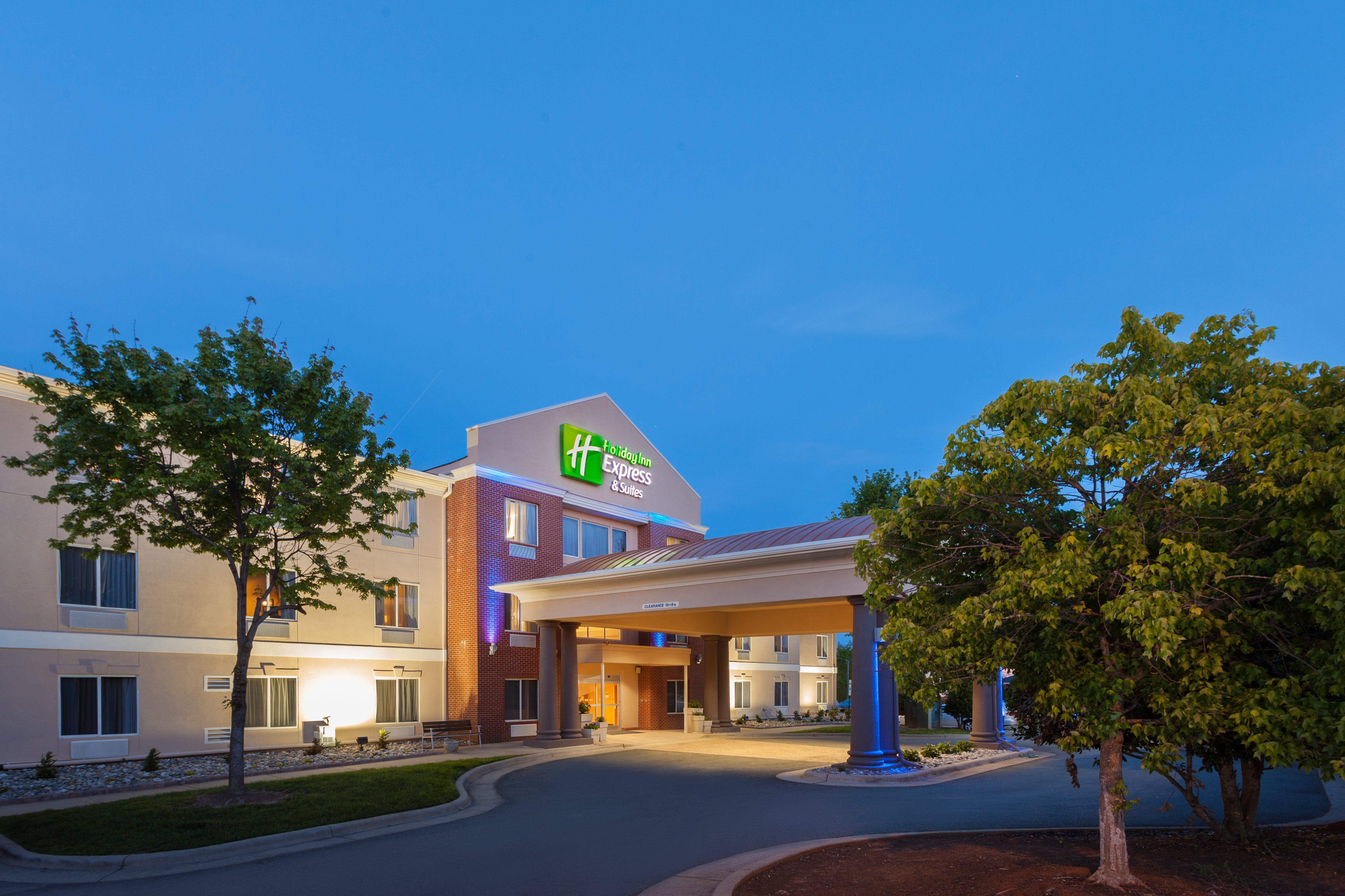 Holiday Inn Express Hotel & Suites Mebane By Ihg Eksteriør bilde